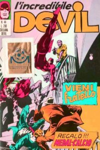 bustina medal calcio fumetti supereroi